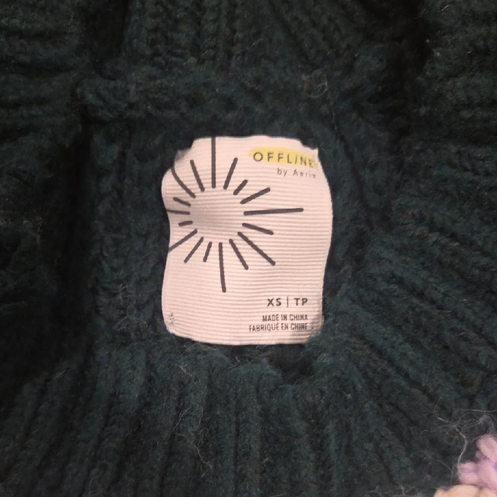 Aerie Black and Cream Striped V-Neck Sweater - Picture 3 of 5